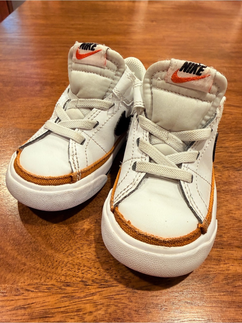 Nike White Kids Sneakers with Black Swoosh and Brown Accent - Picture 9 of 9